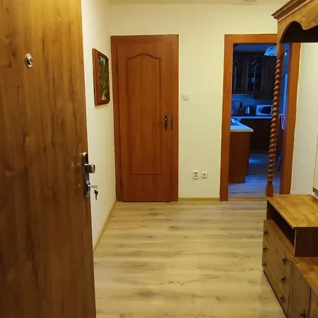 - - Robotnicka Bratislava