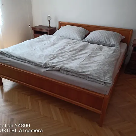 - - Robotnícka Apartmán *