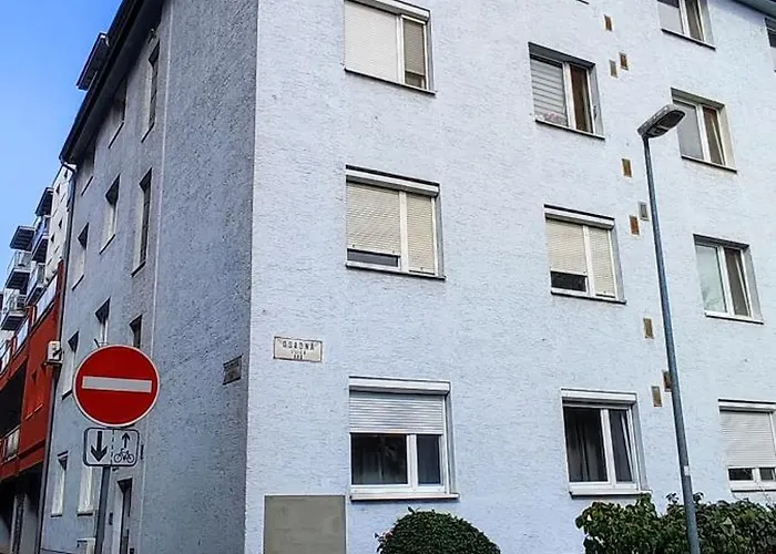 - - Robotnicka Lejlighed *