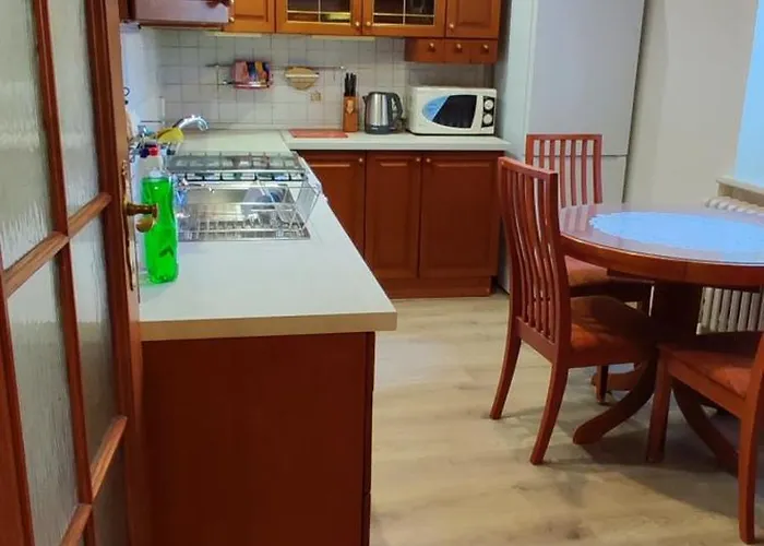 - - Robotnicka Lejlighed