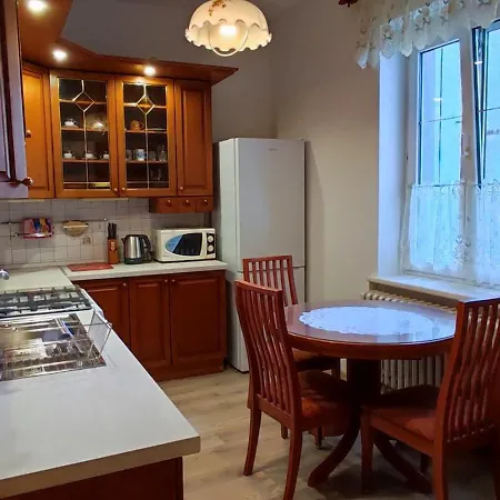 - - Robotnicka شقة